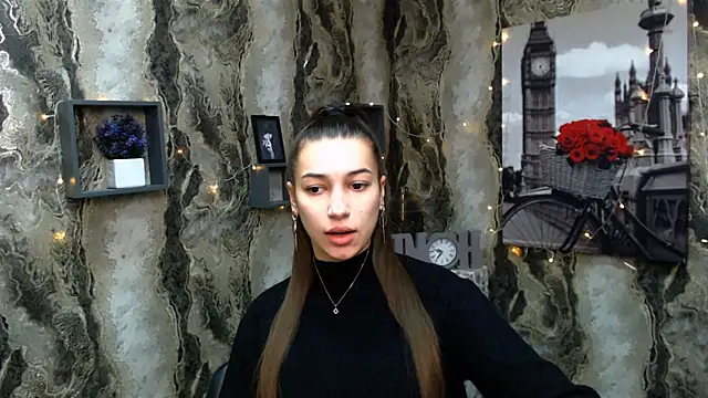 Snapshot of KarolinaRosse_ chatting on January 5, 2025, 7:07 am KarolinaRosse online show from January 5, 2025, 7:07 am