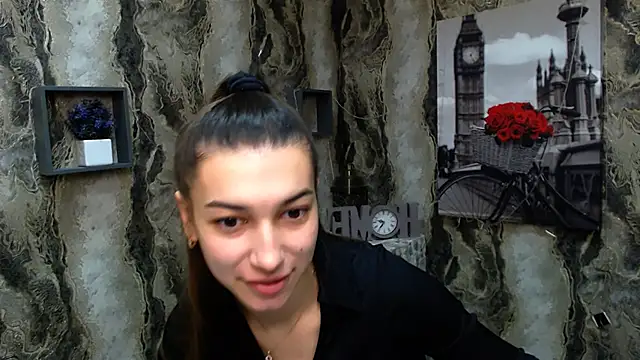 Snapshot of KarolinaRosse_ chatting on January 8, 2025, 7:03 am KarolinaRosse online show from January 8, 2025, 7:03 am