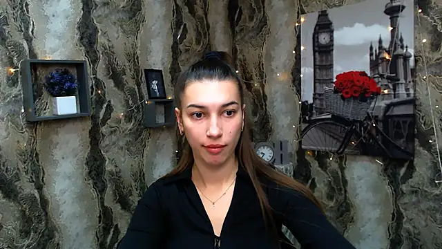 Snapshot of KarolinaRosse_ chatting on January 8, 2025, 10:26 am KarolinaRosse online show from January 8, 2025, 10:26 am