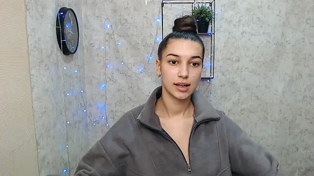Snapshot of KarolinaRosse_ chatting on January 14, 2025, 10:27 am KarolinaRosse online show from January 14, 2025, 10:27 am
