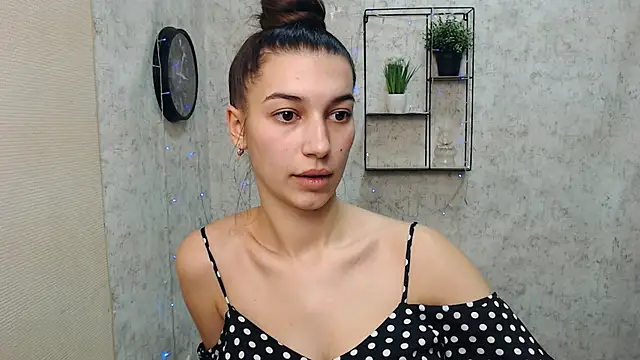 Snapshot of KarolinaRosse_ chatting on January 14, 2025, 1:28 pm KarolinaRosse online show from January 14, 2025, 1:28 pm