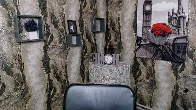 Snapshot of KarolinaRosse_ chatting on February 2, 2025, 10:13 am KarolinaRosse online show from February 2, 2025, 10:13 am