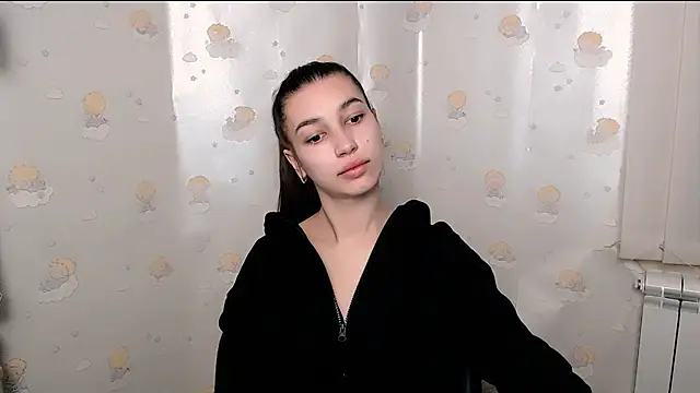 Snapshot of KarolinaRosse_ chatting on February 4, 2025, 6:46 am KarolinaRosse online show from February 4, 2025, 6:46 am
