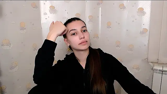 Snapshot of KarolinaRosse_ chatting on February 4, 2025, 10:00 am KarolinaRosse online show from February 4, 2025, 10:00 am