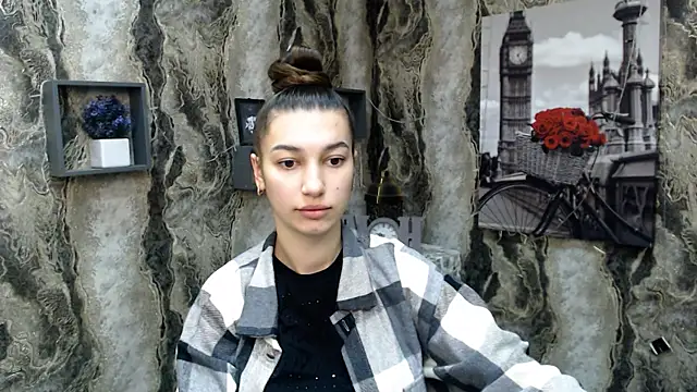 Snapshot of KarolinaRosse_ chatting on February 7, 2025, 7:07 am KarolinaRosse online show from February 7, 2025, 7:07 am