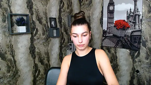 Snapshot of KarolinaRosse_ chatting on February 10, 2025, 12:50 pm KarolinaRosse online show from February 10, 2025, 12:50 pm