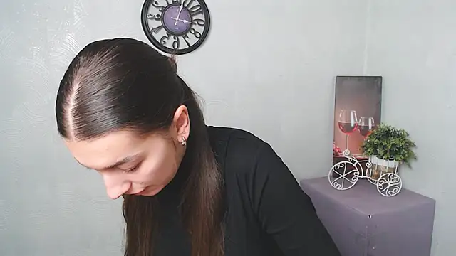 Snapshot of KarolinaRosse_ chatting on February 13, 2025, 6:52 am KarolinaRosse online show from February 13, 2025, 6:52 am