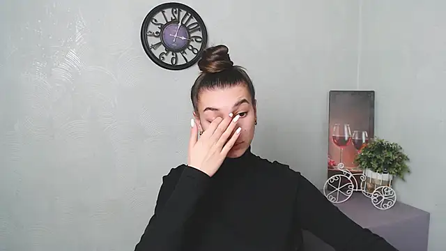 Snapshot of KarolinaRosse_ chatting on February 13, 2025, 10:02 am KarolinaRosse online show from February 13, 2025, 10:02 am