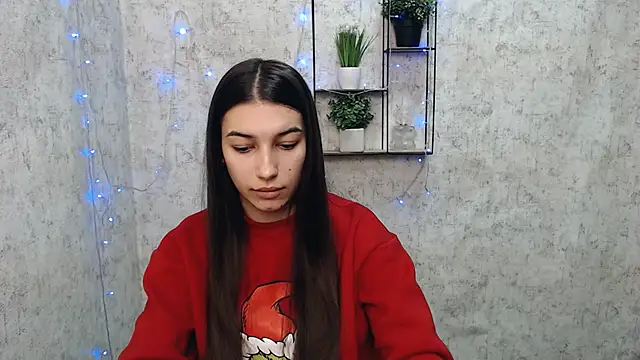 Snapshot of KarolinaRosse_ chatting on February 16, 2025, 6:54 am KarolinaRosse online show from February 16, 2025, 6:54 am