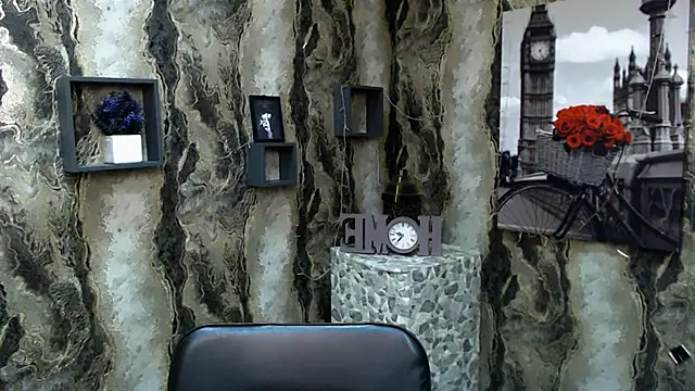 Snapshot of KarolinaRosse_ chatting on February 18, 2025, 7:10 am KarolinaRosse online show from February 18, 2025, 7:10 am