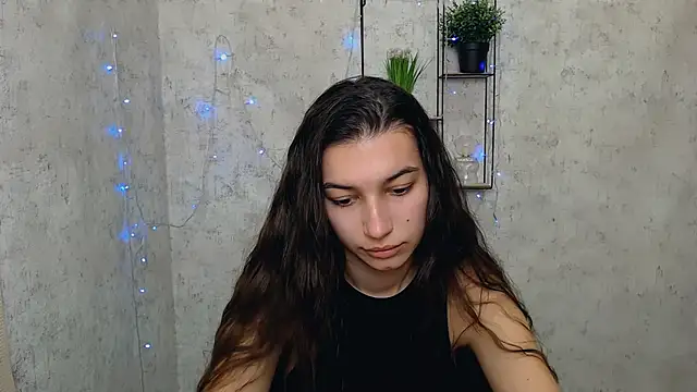 Snapshot of KarolinaRosse_ chatting on February 26, 2025, 10:15 am KarolinaRosse online show from February 26, 2025, 10:15 am