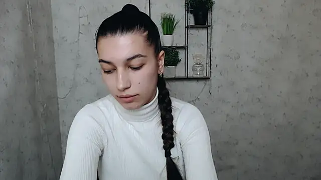 Snapshot of KarolinaRosse_ chatting on March 4, 2025, 10:02 am KarolinaRosse online show from March 4, 2025, 10:02 am