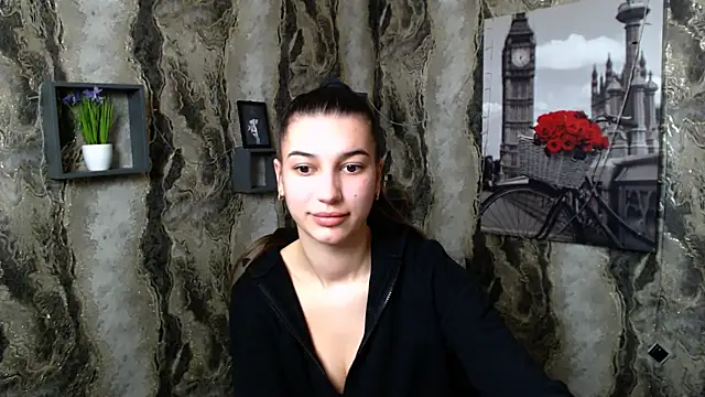 Snapshot of KarolinaRosse_ chatting on March 9, 2025, 11:03 am KarolinaRosse online show from March 9, 2025, 11:03 am