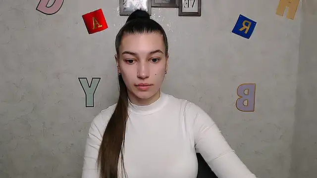 Snapshot of KarolinaRosse_ chatting on March 11, 2025, 7:04 am KarolinaRosse online show from March 11, 2025, 7:04 am