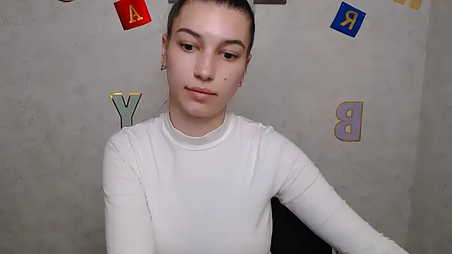 Snapshot of KarolinaRosse_ chatting on March 11, 2025, 10:07 am KarolinaRosse online show from March 11, 2025, 10:07 am