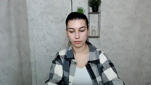Snapshot of KarolinaRosse_ chatting on March 15, 2025, 6:58 am KarolinaRosse online show from March 15, 2025, 6:58 am