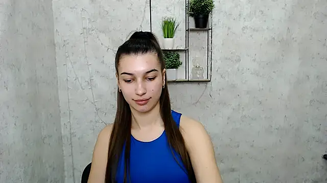 Snapshot of KarolinaRosse_ chatting on March 16, 2025, 10:33 am KarolinaRosse online show from March 16, 2025, 10:33 am