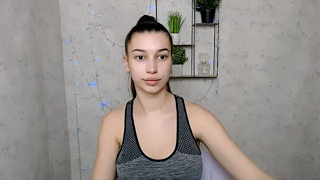 Snapshot of KarolinaRosse_ chatting on March 18, 2025, 10:36 am KarolinaRosse online show from March 18, 2025, 10:36 am