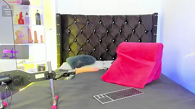 Duriel  online show from November 9, 2025, 1:04 am