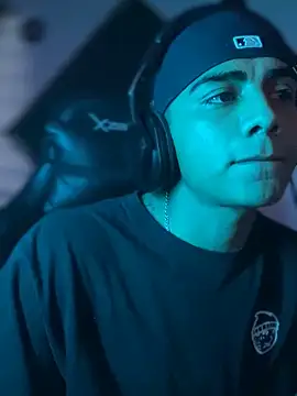 SkinnyHot444 online show from December 13, 2024, 10:13 pm