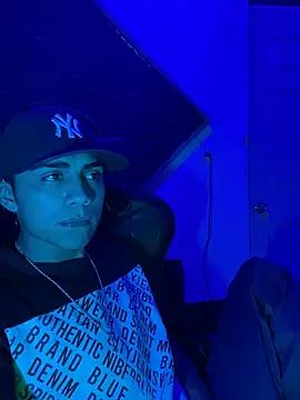 SkinnyHot444 online show from February 16, 2025, 9:59 am