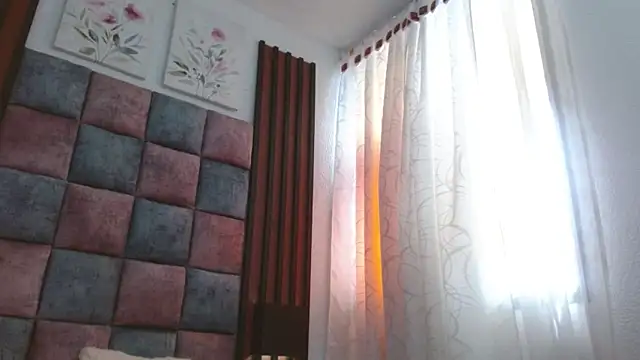 Saraa-restrepo online show from January 2, 2025, 4:56 pm