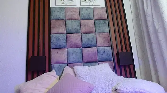 Saraa-restrepo online show from January 21, 2025, 10:41 am