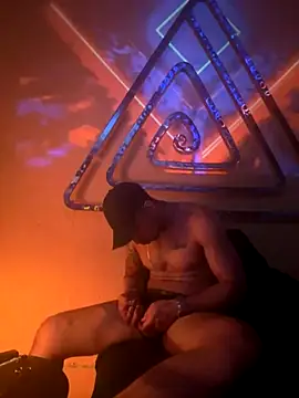 Alexandrei online show from November 9, 2025, 8:18 pm