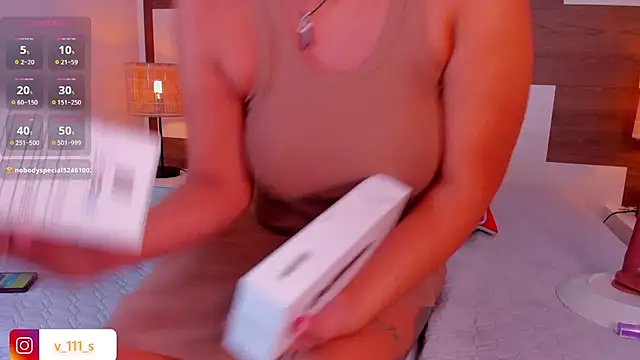 Snapshot of Valentiina_summer chatting on March 7, 2025, 3:19 am Valentiina summer online show from March 7, 2025, 3:19 am
