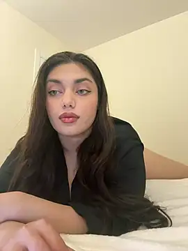 Sweet Khalifa  online show from December 10, 2024, 2:17 pm