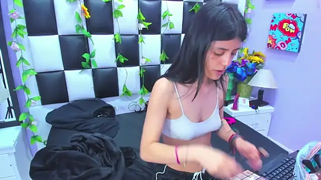 Morgana Smit online show from September 19, 2025, 1:45 pm