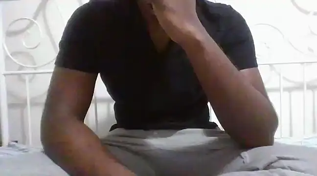 justinme00o7 online show from March 17, 2025, 12:46 pm