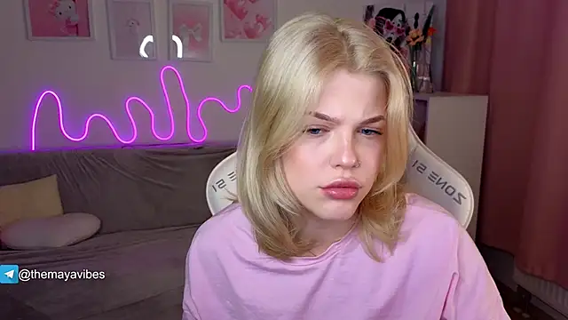 Maya Rave online show from February 10, 2026, 3:32 am