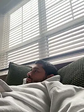 LATINMOBB online show from November 21, 2025, 7:12 pm