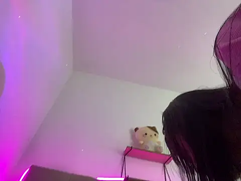 bonnie 18x online show from March 7, 2025, 3:19 am