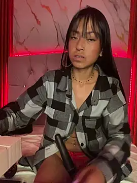 bonnie 18x online show from March 23, 2025, 7:31 am