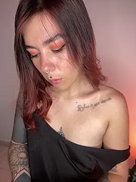 luccianagreyy online show from February 7, 2025, 10:41 pm