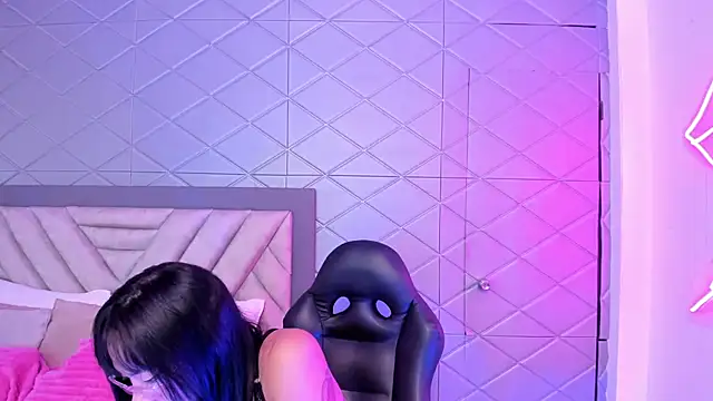 AikoLee  online show from October 1, 2025, 4:40 am