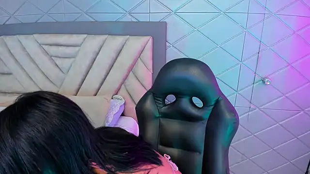 AikoLee  online show from October 13, 2025, 7:41 am