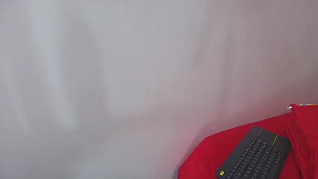 Snapshot of Amy_wats0n chatting on February 13, 2025, 7:10 pm Amy wats0n online show from February 13, 2025, 7:10 pm