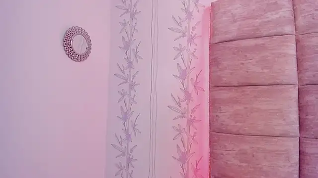 Snapshot of HazelMoret chatting on February 10, 2025, 6:13 pm HazelMoret online show from February 10, 2025, 6:13 pm