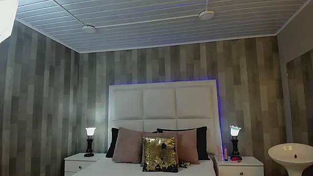 Snapshot of HazelMoret chatting on February 11, 2025, 11:54 am HazelMoret online show from February 11, 2025, 11:54 am