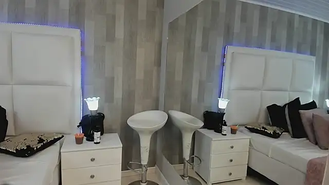 Snapshot of HazelMoret chatting on February 13, 2025, 12:21 pm HazelMoret online show from February 13, 2025, 12:21 pm