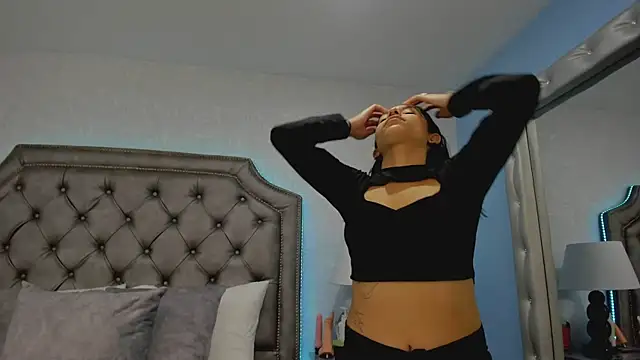 Snapshot of HazelMoret chatting on September 11, 2025, 11:43 am HazelMoret online show from September 11, 2025, 11:43 am