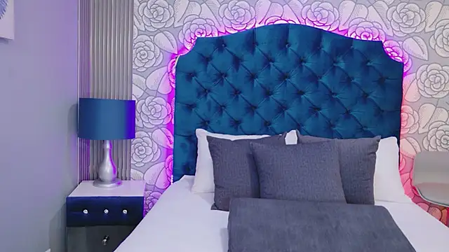 Snapshot of HazelMoret chatting on February 17, 2026, 3:25 am HazelMoret online show from February 17, 2026, 3:25 am