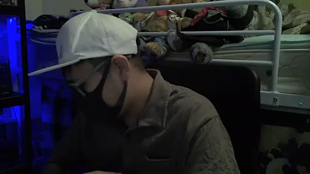 Owl1216 online show from December 8, 2024, 12:52 pm