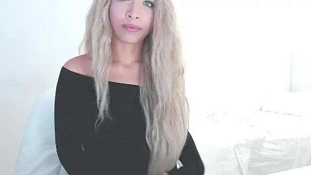 liadivina online show from December 4, 2025, 4:11 am