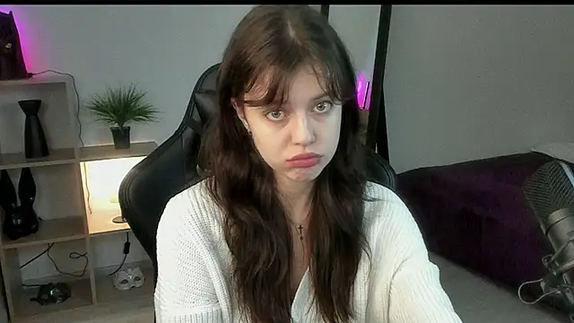 Snapshot of Este_Glen chatting on February 27, 2025, 11:31 am Este Glen online show from February 27, 2025, 11:31 am