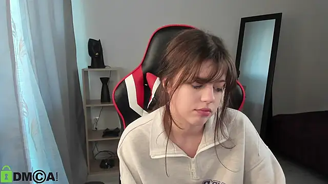 Snapshot of Este_Glen chatting on March 21, 2025, 1:34 pm Este Glen online show from March 21, 2025, 1:34 pm