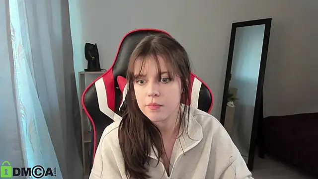 Snapshot of Este_Glen chatting on March 22, 2025, 8:29 am Este Glen online show from March 22, 2025, 8:29 am